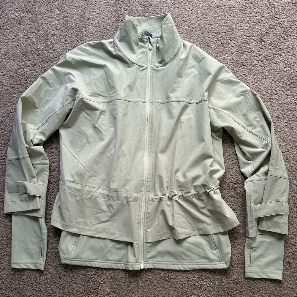 Sweaty Betty Fast Lane Running Jacket- Sage‎ Green Medium